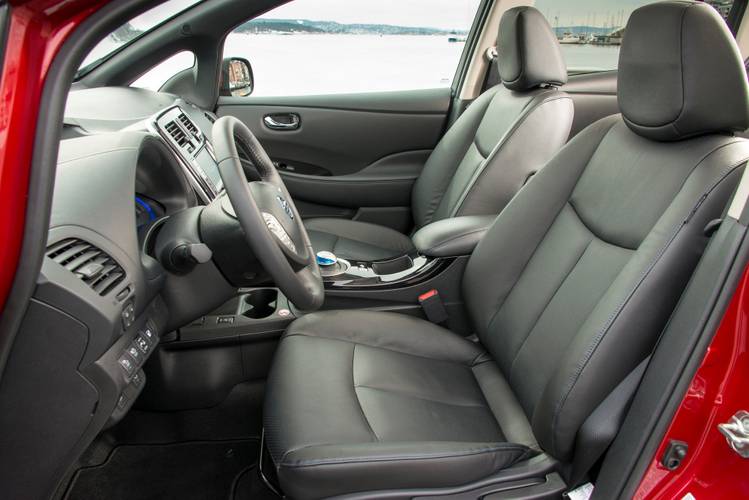 Nissan Leaf ZE0 2014 přední sedadla