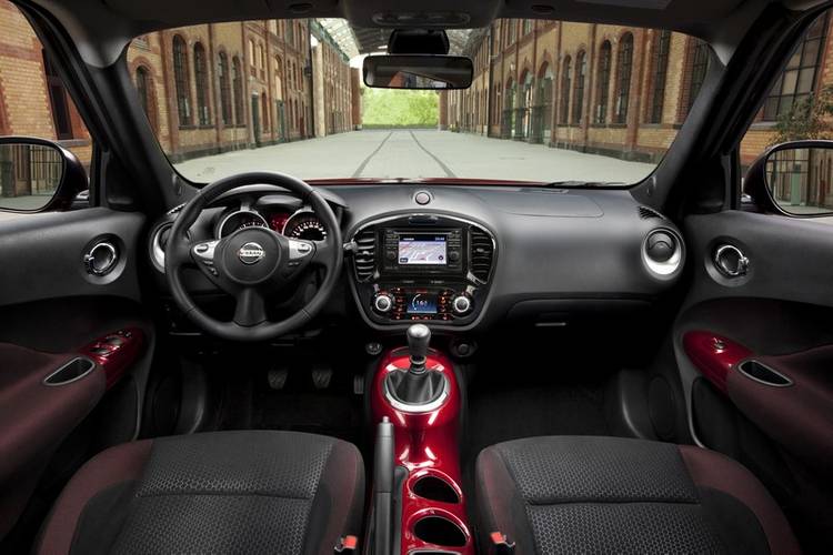 Nissan Juke F15 2010 interior