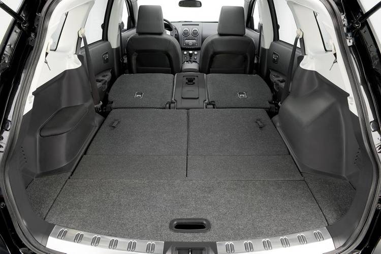 Nissan Qashqai+2 NJ10 2009 rear folding seats