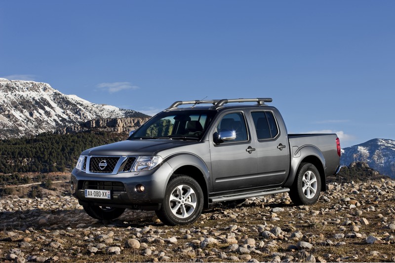 Nissan Navara D40 King Cab 2.5 dCi specs, dimensions