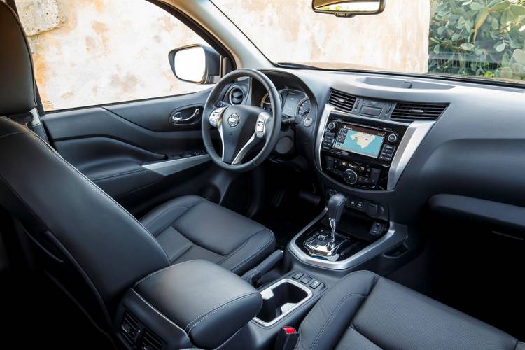 Nissan D23 NP300 Navara Double Cab 2015 interior