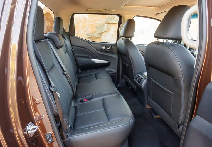 Nissan D23 NP300 Navara Double Cab 2016 rear seats