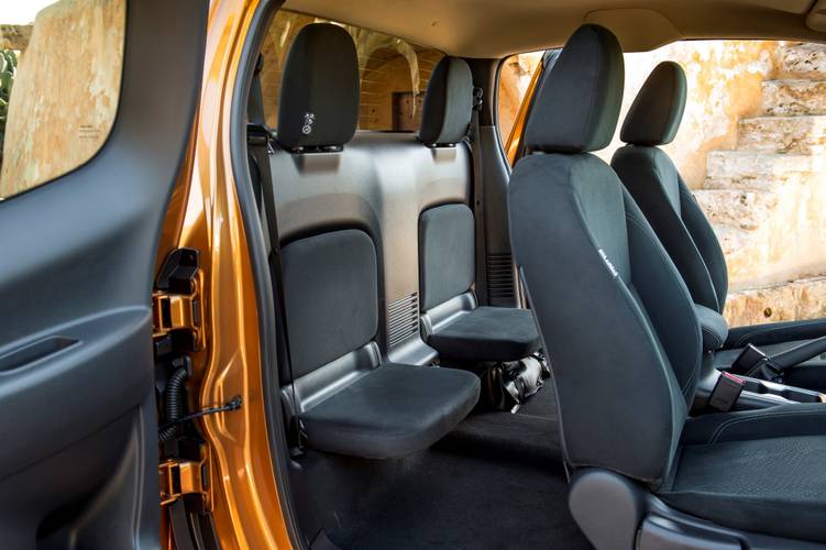 Nissan D23 NP300 Navara king cab rear seats