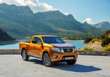 Nissan NP300 Navara D23 2015