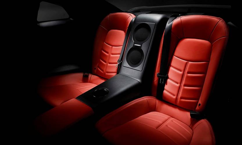 Nissan GT-R R35 facelift 2016 rear seats