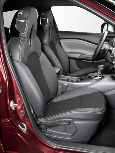 Nissan Juke F16 2019 front seats