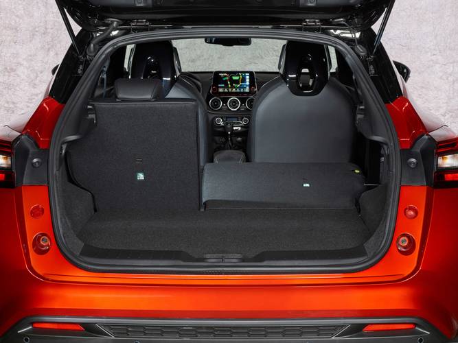 Nissan Juke F16 2021 rear folding seats