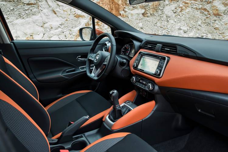 Nissan Micra K14 2019 přední sedadla