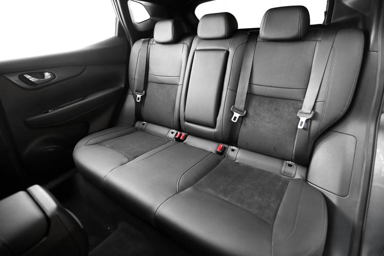 Nissan Qashqai J11 facelift 2018 rear seats