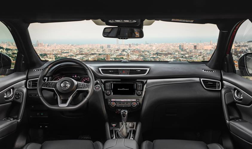 Interno di una Nissan Qashqai J11 facelift 2017