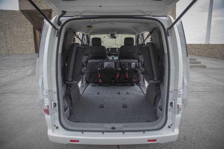 Nissan e-NV200 Evalia 2018 bagażnik aż do przednich siedzeń