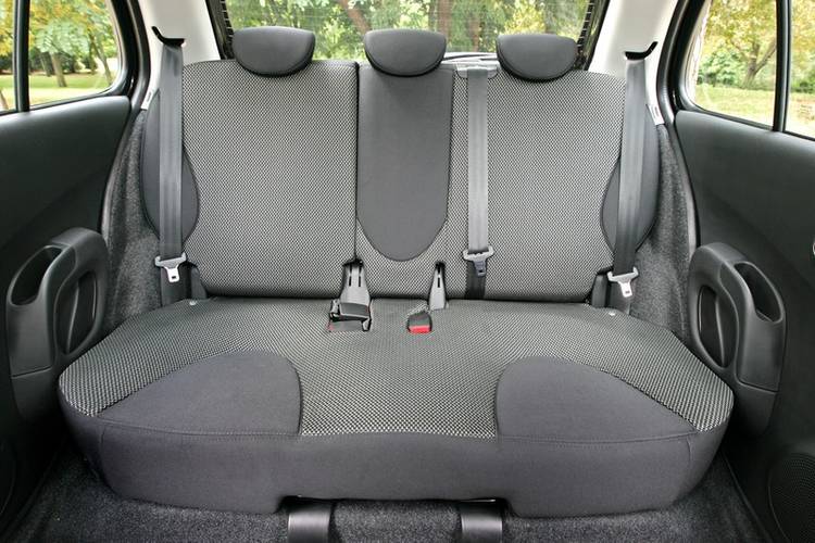 Nissan Micra K12C facelift 2008 rear seats