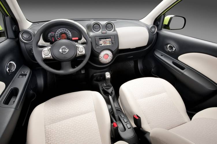 Nissan Micra K13 2011 wnętrze