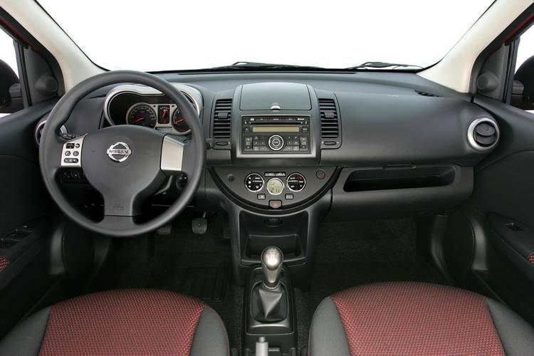 Nissan Note E11 Innenraum