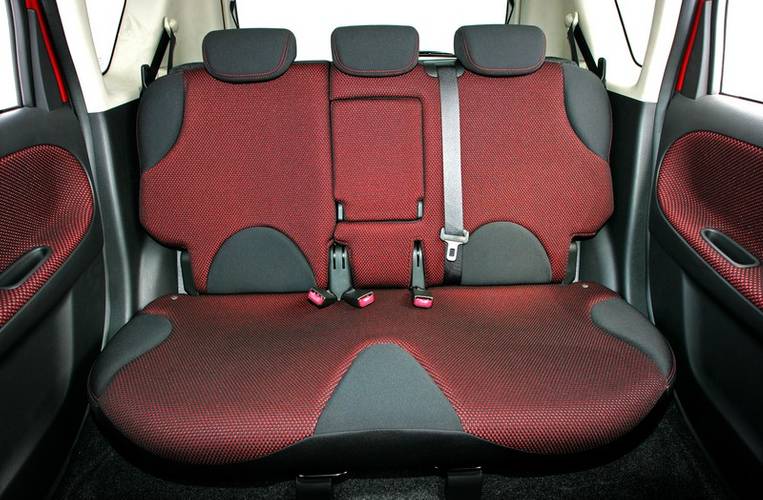 Nissan Note E11 2008 asientos traseros