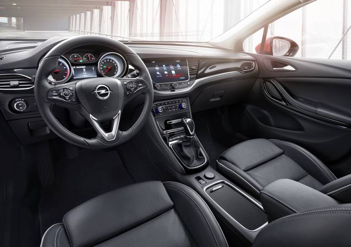 Opel Astra K B16 2015 interiér