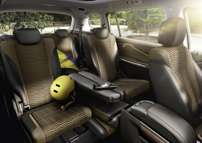 Opel Zafira Tourer C 2012 rear seats