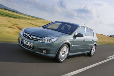 Opel Signum  2005