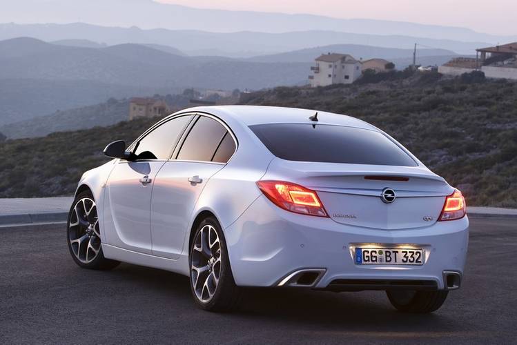 Opel Insignia G09 2011 sedán