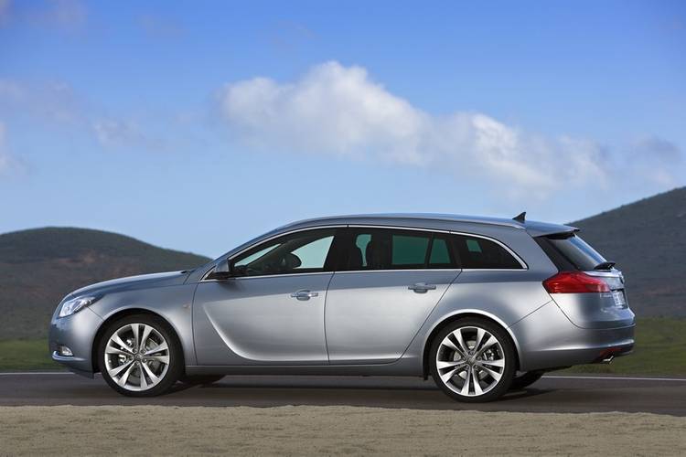 Opel Insignia Sports Tourer G09 2012 familiar