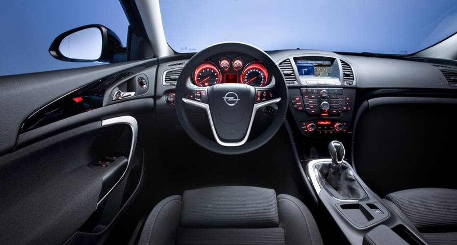 Interno di una Opel Insignia G09 2008