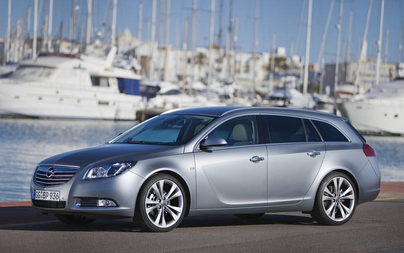 Opel Insignia Sports Tourer G09 2011 station wagon