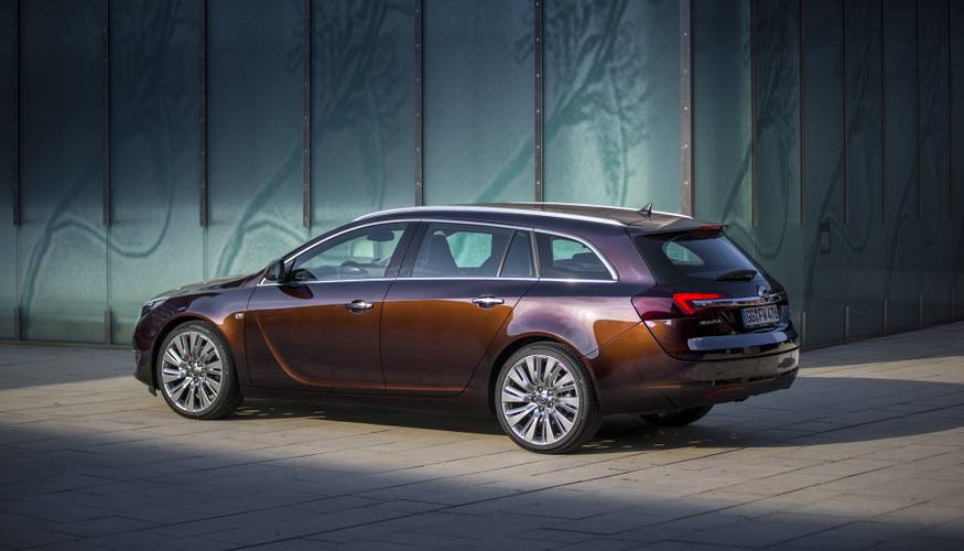 Opel Insignia Sports Tourer G09 facelift 2013 kombi