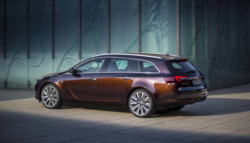 Opel Insignia Sports Tourer G09 facelift 2013 station wagon
