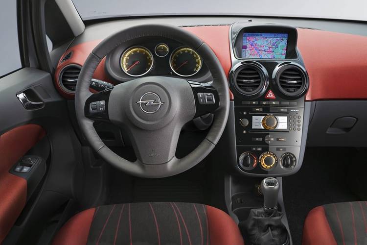 Interno di una Opel Corsa S07 2008