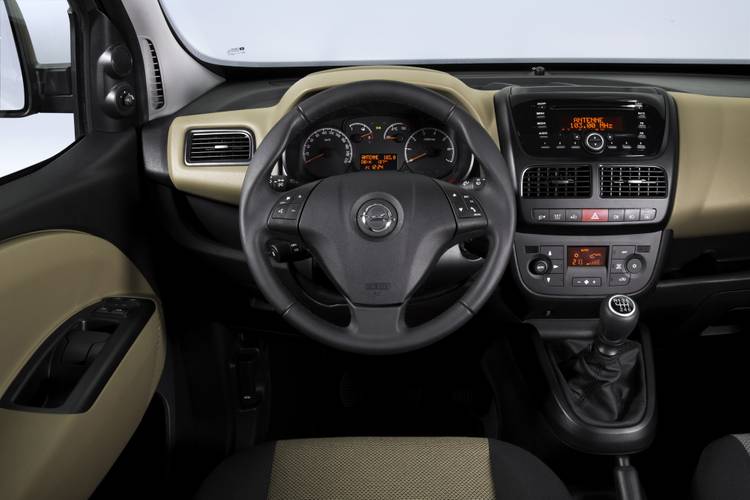 Opel Combo Tour 2011 interieur