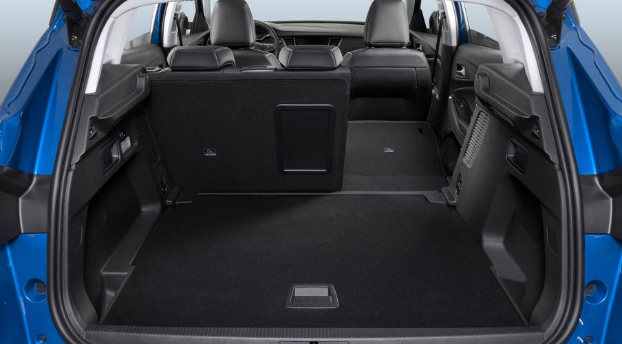 Opel Grandland X 2018 rear folding seats