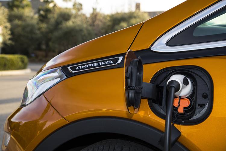 Opel Ampera-E 2018 charging