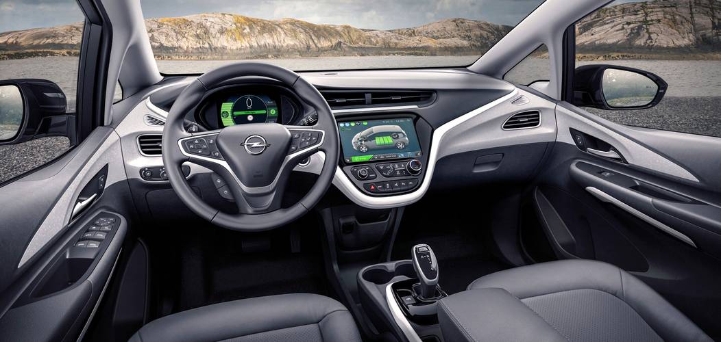 Interno di una Opel Ampera-E 2016