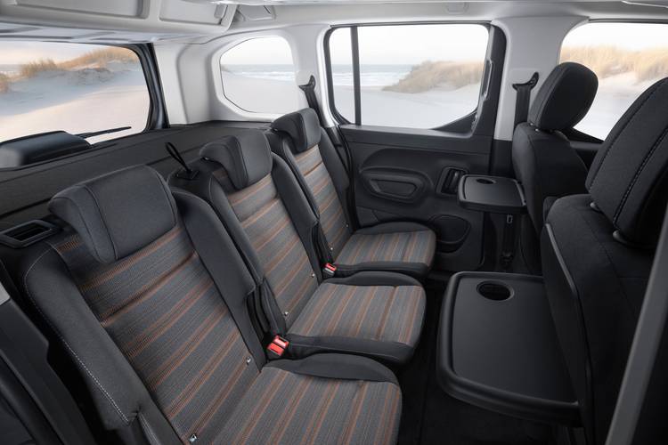 Opel Combo Life E 2021 asientos traseros