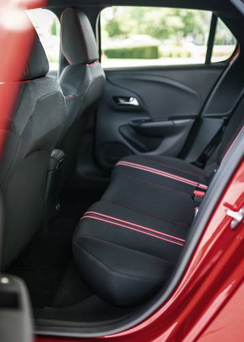 Banquette arrière de la Opel Corsa F G2J0 2020