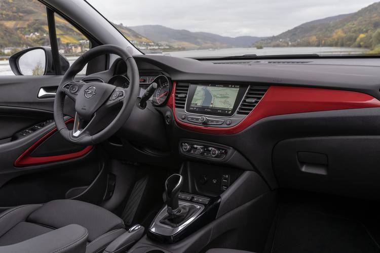 Interno di una Opel Crossland 2021