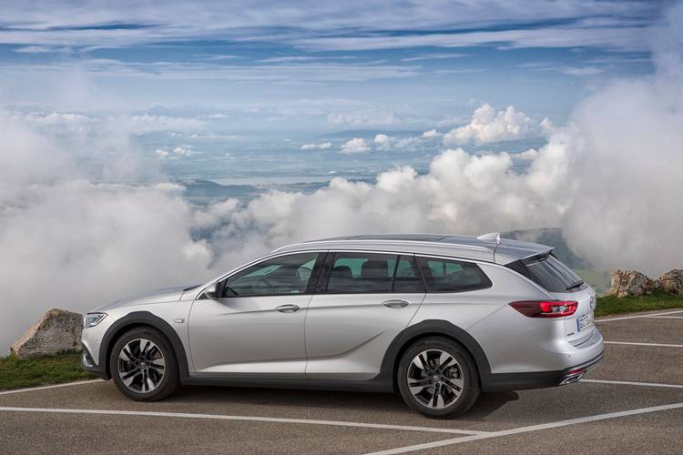 Opel Insignia Country Tourer GSI Z18 2020 familiar