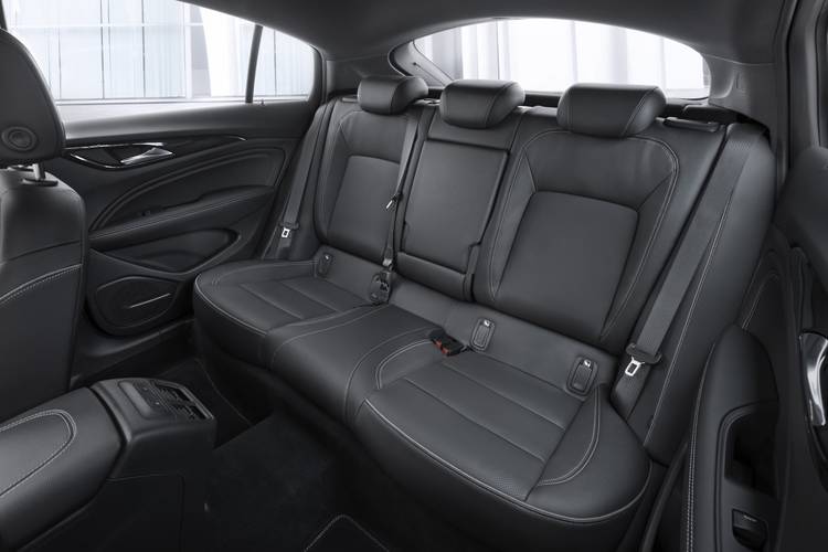 Opel Insignia Grand Sport Z18 2017 rear seats