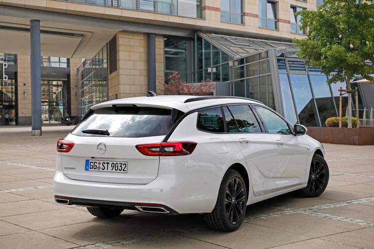 Opel Insignia Z18 Sports Tourer facelift 2020 familiar