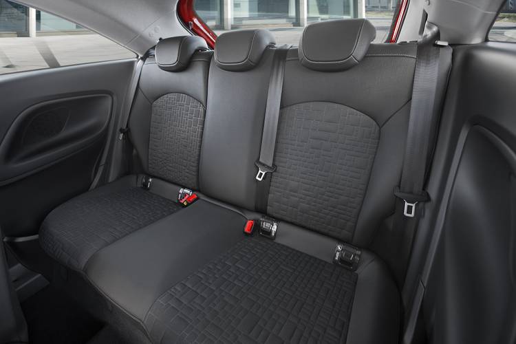 Opel Corsa E X15 2015 asientos traseros