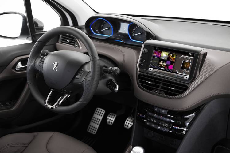 Interno di una Peugeot 2008 A94 2015