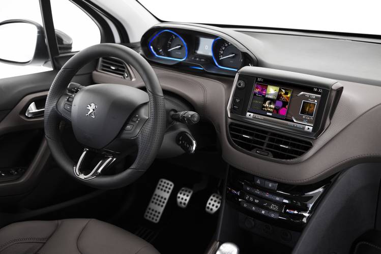 Peugeot 2008 A94 2015 wnętrze