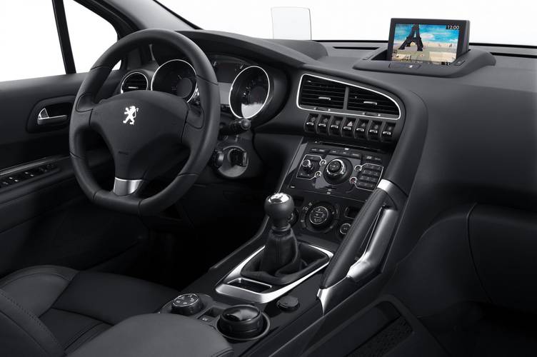 Interno di una Peugeot 3008 T8 2009