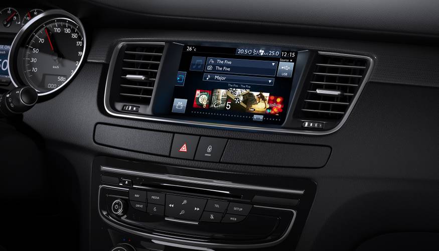 Peugeot 508 SW facelift 2016 Infotainment