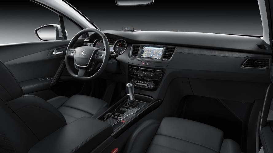 Peugeot 508 SW facelift 2014 interior