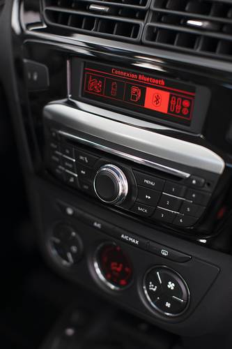 Peugeot 301 2013 interior