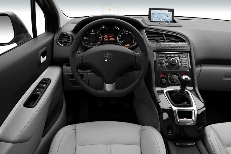 Peugeot 5008 T8 2010 intérieur