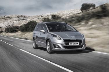 Peugeot 5008 T8 2013