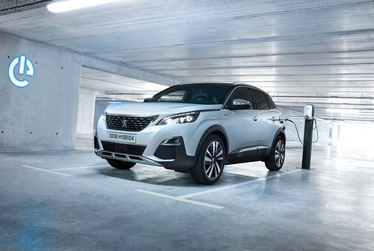 Peugeot 3008 HYBRID4 P84 2020 aufladen