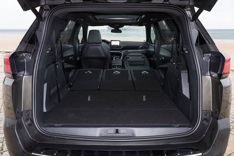 Peugeot 5008 T87 2019 rear folding seats